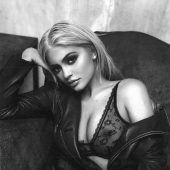 Kylie Jenner - In Lingerie (Instagram)